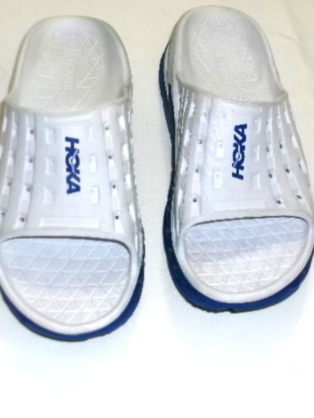 HOKA ONE ONE Ora Recovery Slide Sandal Unisex (Men's size 9 & Women's size 11)